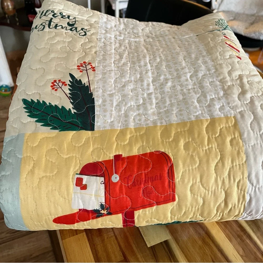 Mar Cielo Holiday California King Quilt with Pillow Shams